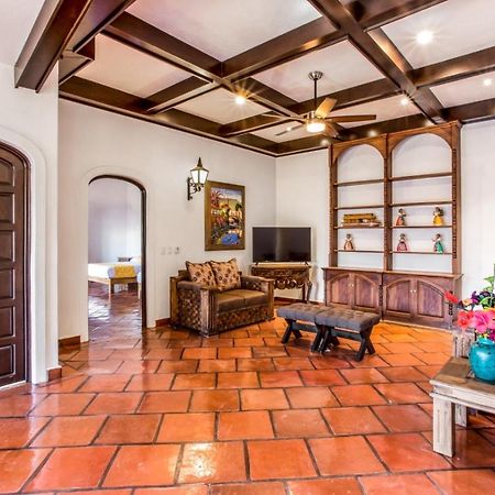 Caroline Bella Bed & Breakfast Ajijic Exterior foto