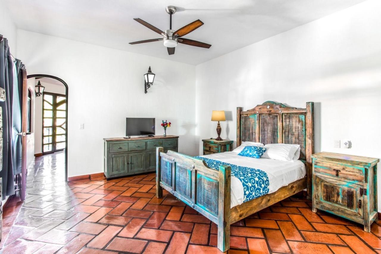 Caroline Bella Bed & Breakfast Ajijic Exterior foto